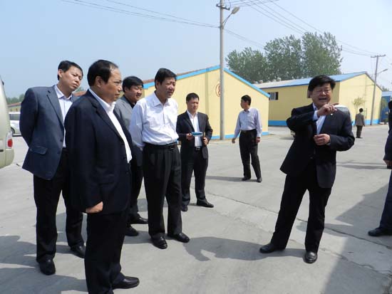 济宁市委常委副市长周洪,梁山县副县长王宇帆来公司考察指导工作